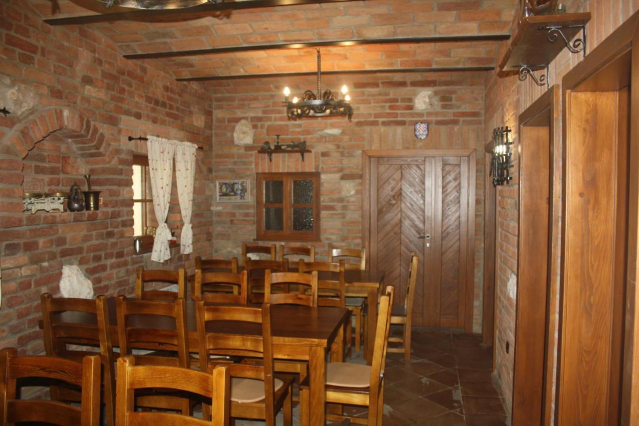 Comenius Moravus Vinarsky Dvur Mikulov Zewnętrze zdjęcie